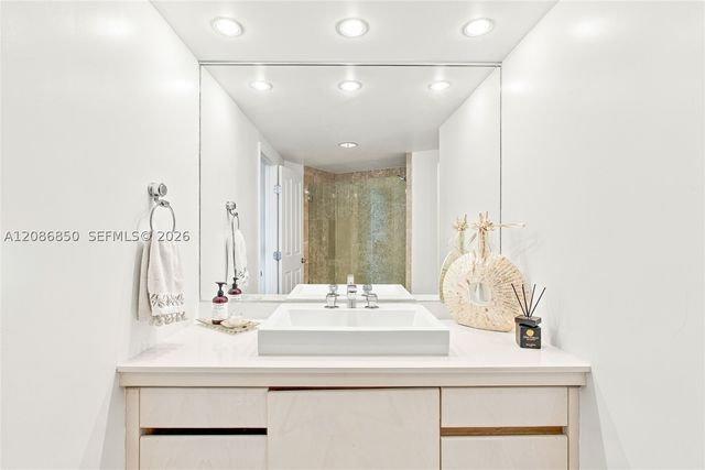2127 Brickell Ave 2205, Miami, FL 33129