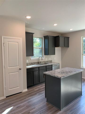 15671 Oak Drive, Montgomery, TX 77356
