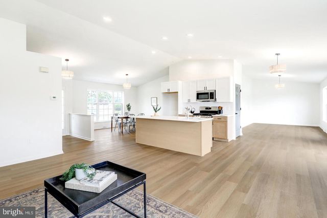 953 CAMPBELL RD, New Freedom, PA 17349