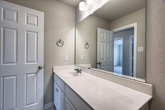 2642 Blue Abbot Drive, Fresno, TX 77545