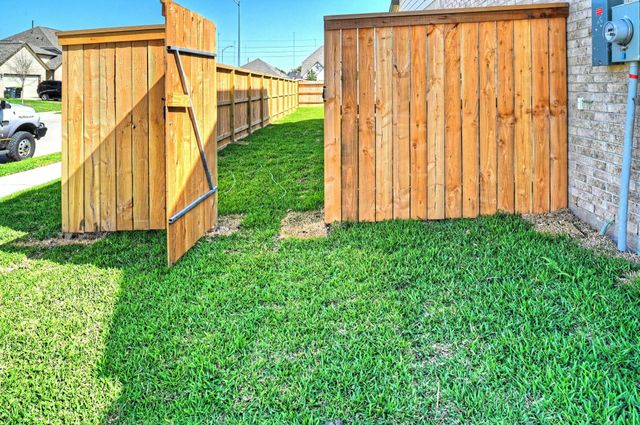 2642 Blue Abbot Drive, Fresno, TX 77545