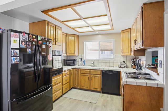 524 Ribier Ave, Modesto, CA 95350