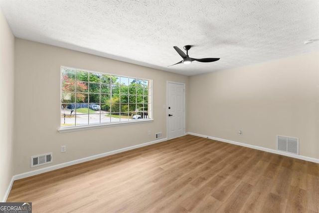 530 Wexwood Drive, Riverdale, GA 30274