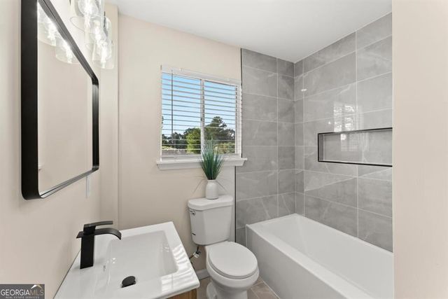 530 Wexwood Drive, Riverdale, GA 30274