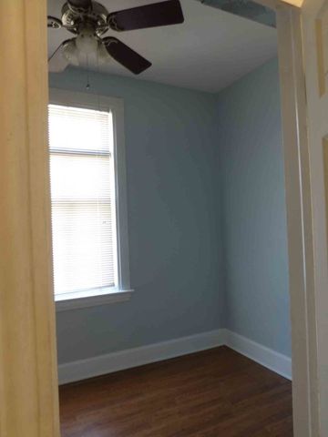 2839 N Central Park Avenue, Chicago, IL 60618