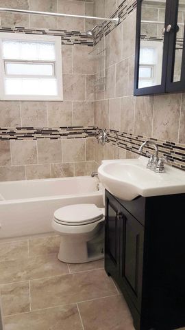 2839 N Central Park Avenue, Chicago, IL 60618