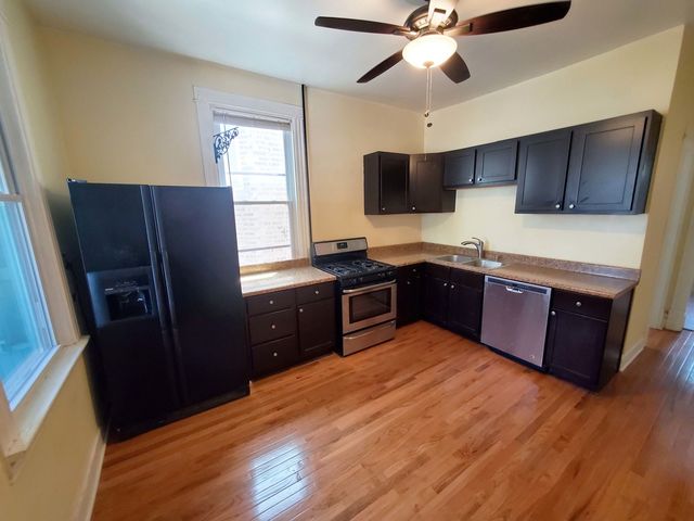 2839 N Central Park Avenue, Chicago, IL 60618