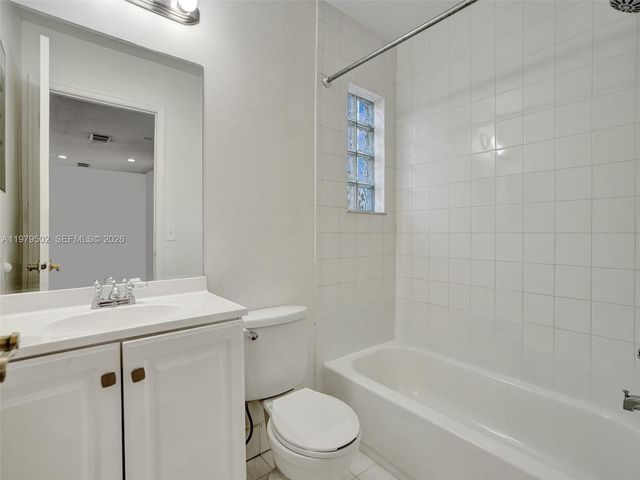 3745 Piccadilly St 114, Hollywood, FL 33021