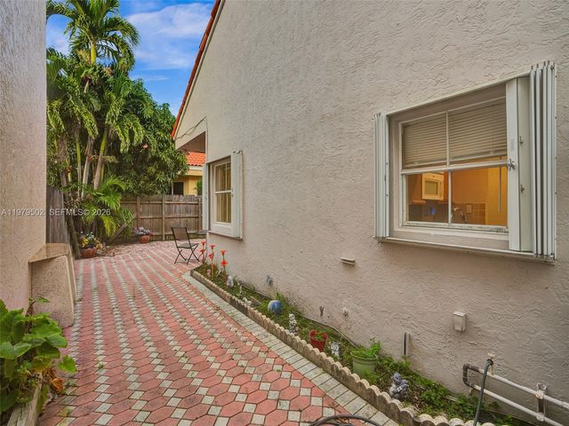 3745 Piccadilly St 114, Hollywood, FL 33021