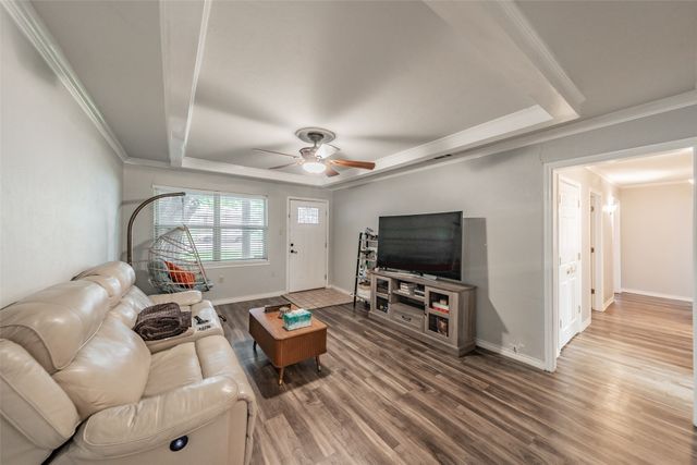 1009 Zelda, Hurst, TX 76053