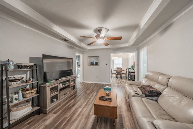 1009 Zelda, Hurst, TX 76053