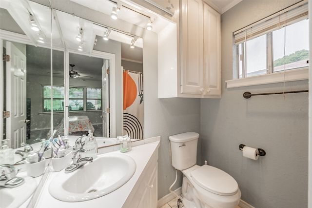 1009 Zelda, Hurst, TX 76053