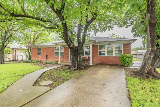 1009 Zelda, Hurst, TX 76053