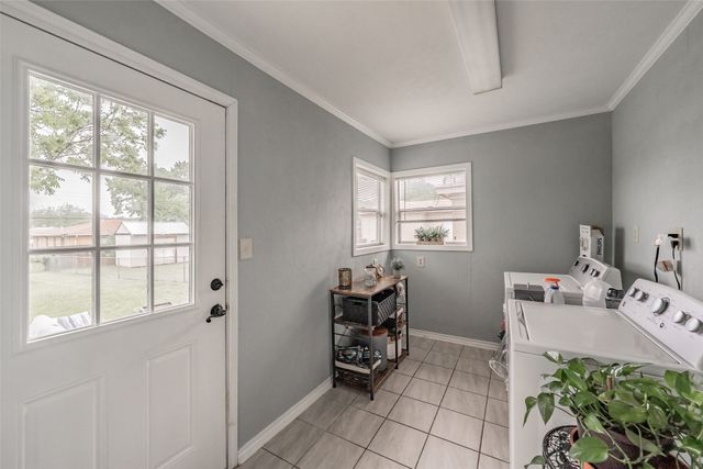 1009 Zelda, Hurst, TX 76053