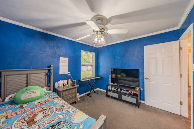 1009 Zelda, Hurst, TX 76053