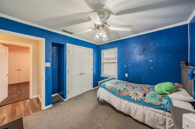 1009 Zelda, Hurst, TX 76053