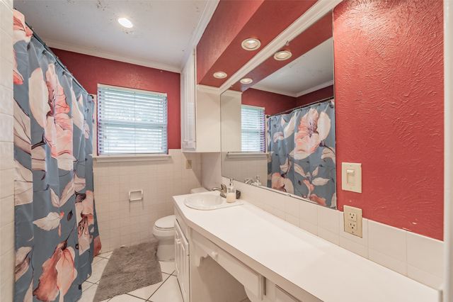 1009 Zelda, Hurst, TX 76053