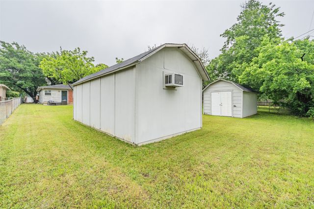 1009 Zelda, Hurst, TX 76053