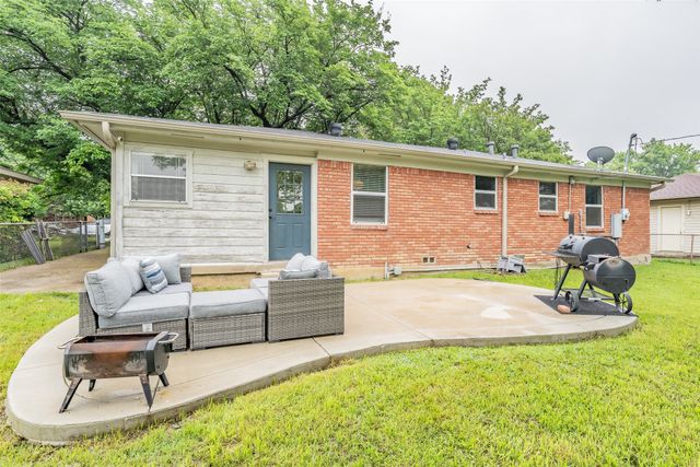 1009 Zelda, Hurst, TX 76053