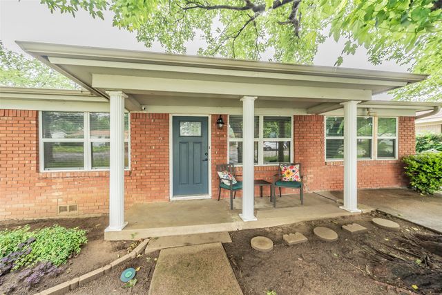 1009 Zelda, Hurst, TX 76053