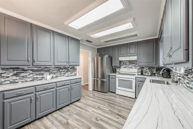 1009 Zelda, Hurst, TX 76053