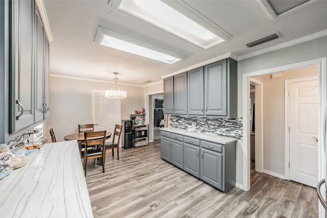 1009 Zelda, Hurst, TX 76053