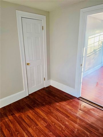 31 Roma Street, Bristol, RI 02809