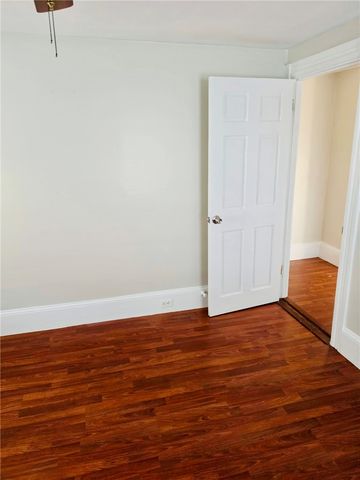 31 Roma Street, Bristol, RI 02809