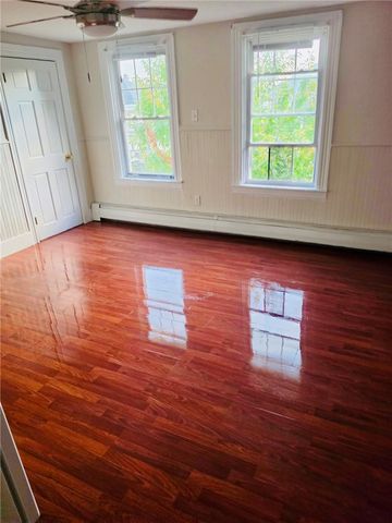 31 Roma Street, Bristol, RI 02809