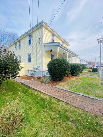 31 Roma Street, Bristol, RI 02809