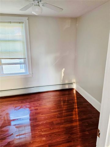 31 Roma Street, Bristol, RI 02809