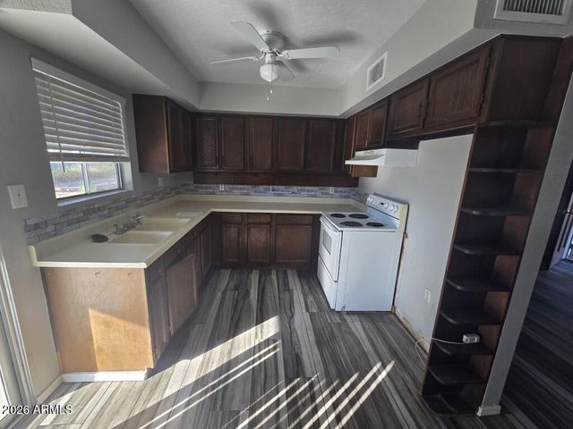 1880 S COCONINO Drive, Apache Junction, AZ 85120