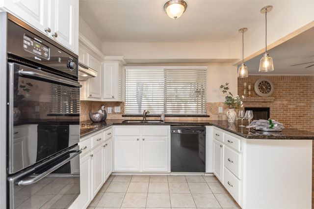 46 N Deerfoot Circle, The Woodlands, TX 77380