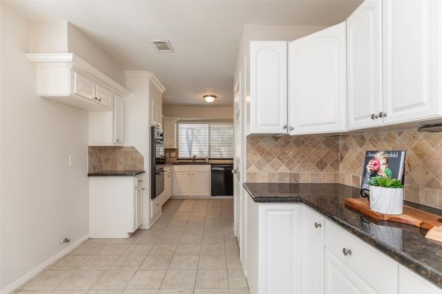 46 N Deerfoot Circle, The Woodlands, TX 77380