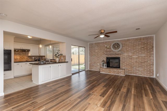 46 N Deerfoot Circle, The Woodlands, TX 77380
