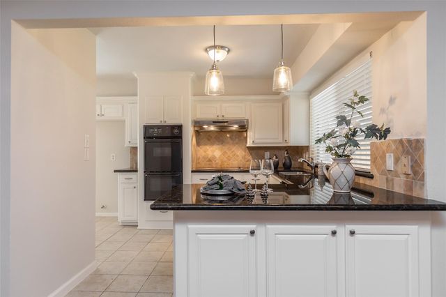 46 N Deerfoot Circle, The Woodlands, TX 77380