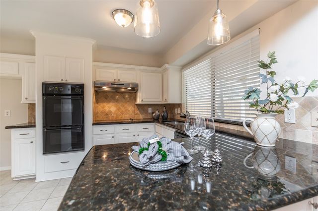 46 N Deerfoot Circle, The Woodlands, TX 77380