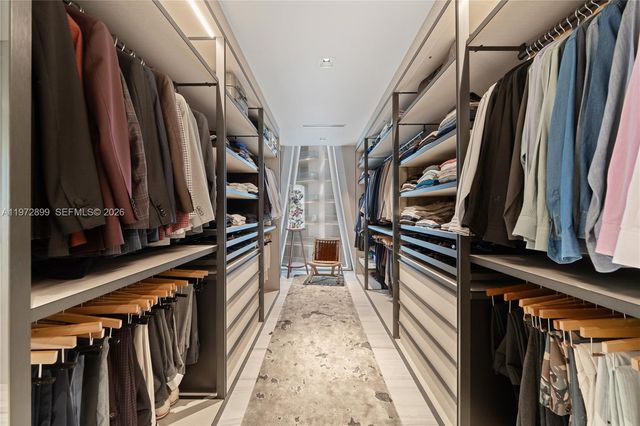 1000 Biscayne Blvd 3201, Miami, FL 33132