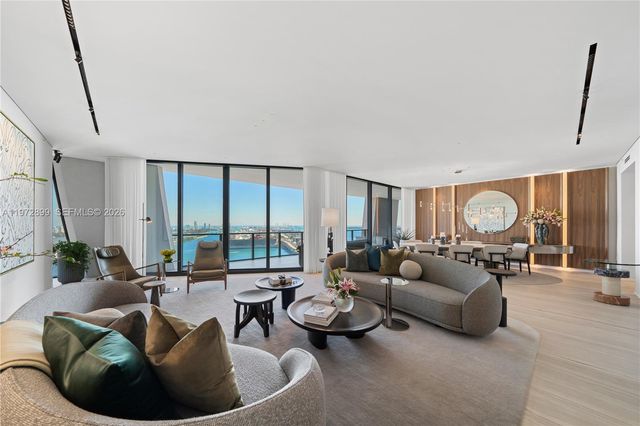 1000 Biscayne Blvd 3201, Miami, FL 33132