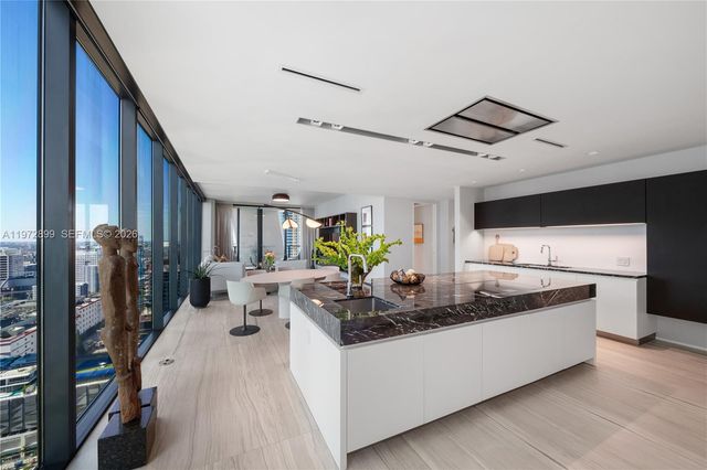 1000 Biscayne Blvd 3201, Miami, FL 33132