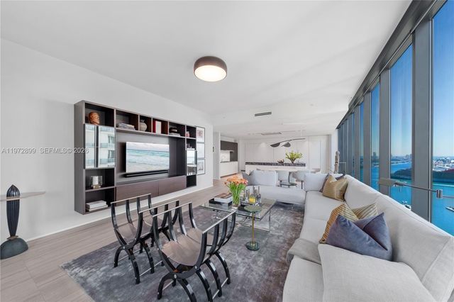 1000 Biscayne Blvd 3201, Miami, FL 33132