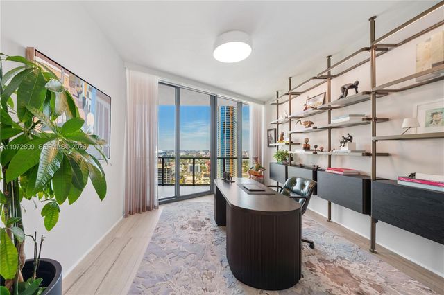 1000 Biscayne Blvd 3201, Miami, FL 33132