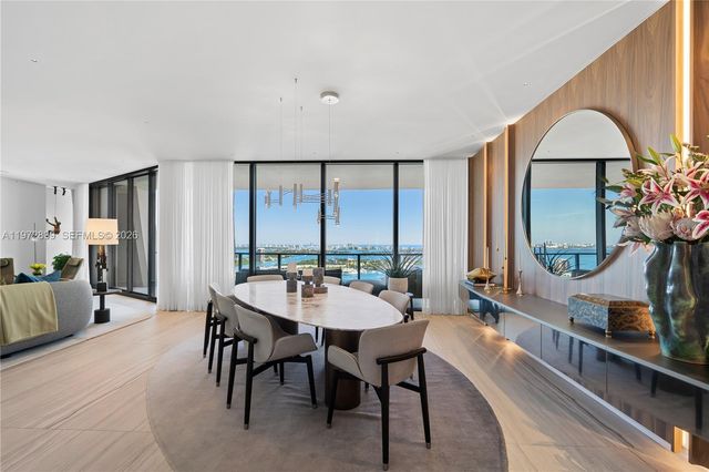 1000 Biscayne Blvd 3201, Miami, FL 33132