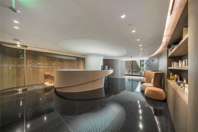 1000 Biscayne Blvd 3201, Miami, FL 33132