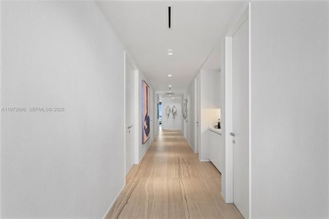 1000 Biscayne Blvd 3201, Miami, FL 33132