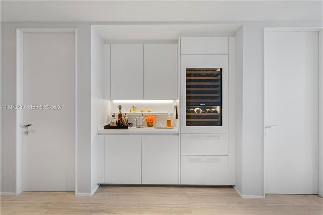 1000 Biscayne Blvd 3201, Miami, FL 33132