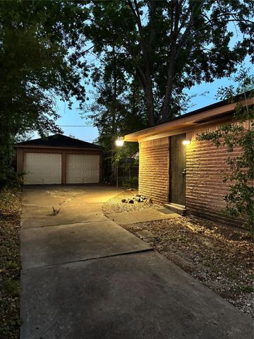 4122 Ebbtide Drive, Houston, TX 77045