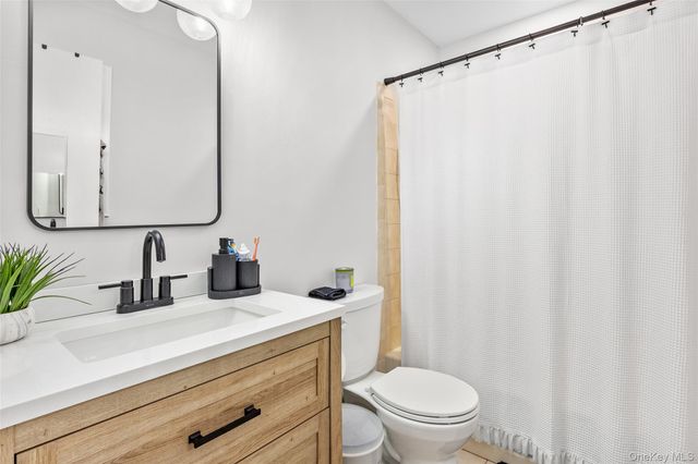 25 Jeremy Circle, Nesconset, NY 11767