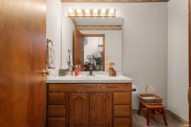 21465 Old Walnut Court, South Bend, IN 46628