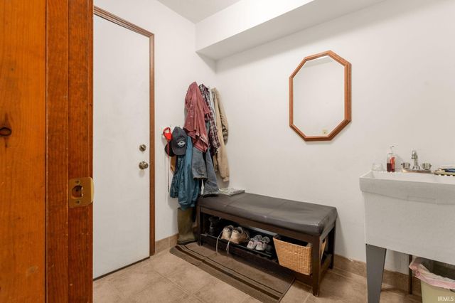 21465 Old Walnut Court, South Bend, IN 46628